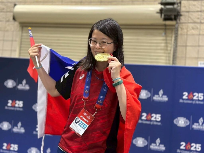 2025世界警察消防運動會如火如荼在美國舉行，代表台灣參賽的苗栗縣消防局第一救災救護大隊頭屋分隊員黃雅慧（圖）在桌球女單項目勇奪金牌。（苗栗縣消防局提供）中央社記者管瑞平傳真  114年6月29日   