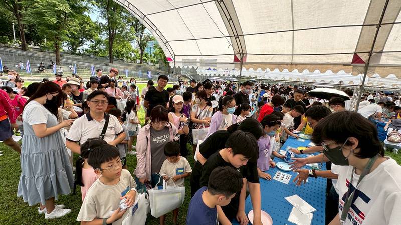 活動結合數學挑戰,讓親子一同享受闖關的樂趣。 圖:孫家銘翻攝