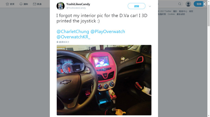 玩家YoshiLikesCandy在推特上，秀出自製的D.Va汽車內裝，展現超高技術力。   圖 : 翻攝自YoshiLikesCandy推特