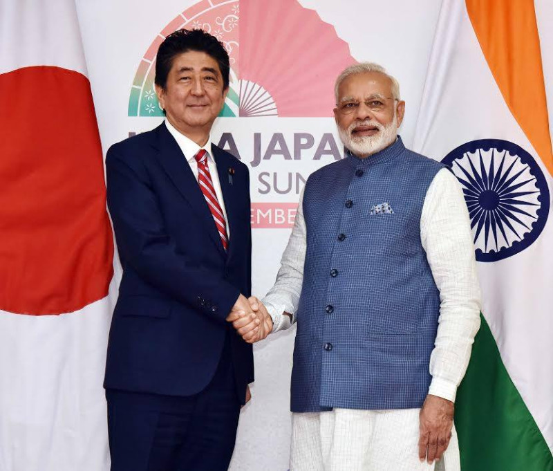 日本首相安倍晉三（左）訪印行程，受到印度總理莫迪高規格歡迎，二度在自己的家鄉古吉拉特邦接待安倍。   圖：翻攝莫迪臉書