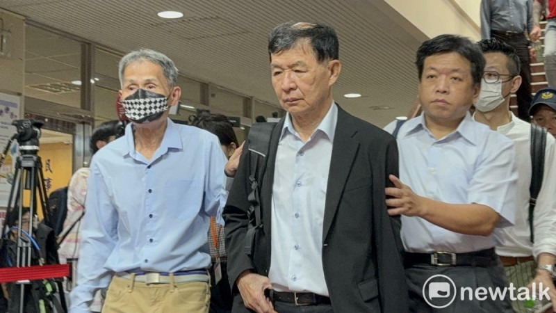 台北市前副市長彭振聲今天開庭前得知太太輕生的噩耗,忍不住在台北地院崩潰大哭,稍早已向法院請假準備回高雄處理。 圖:周煊惠 / 攝