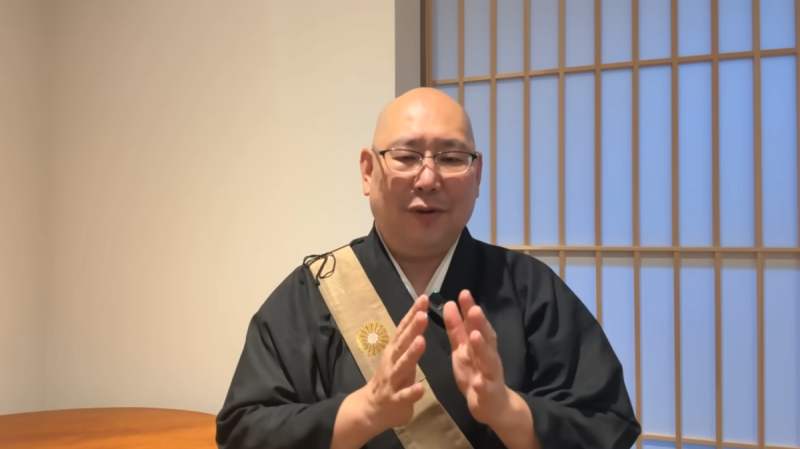 三木大雲在個人的YouTube頻道中表示，7月5日不一定會發生大事，但7月「赤氣」的意象是佛經中災害前兆，提醒大家要做好準備。   圖：翻攝自三木大雲YouTube頻道