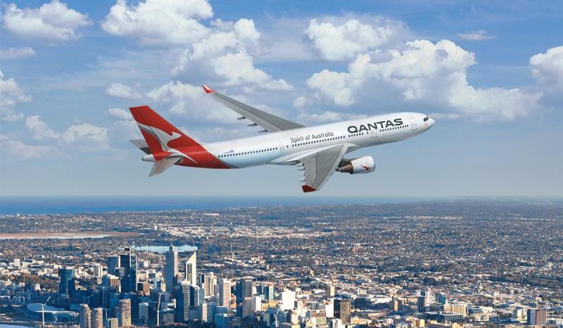 飛行時的澳洲航空公司（Qantas Airlines）飛機   圖：翻攝自 @Qantas 的 X 帳號