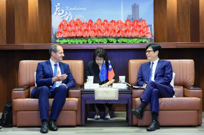 谷力哲(左)拜會陳其邁(右)。   圖：高雄市行國處/提供