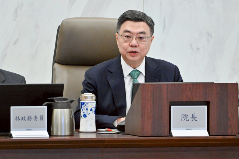行政院長卓榮泰3日主持「行政院114年第3次治安會報」，並聽取「防制幫派組織犯罪成效與策進」及「檢察機關查緝國土犯罪之執行情形與策進作為」報告。   圖：行政院提供