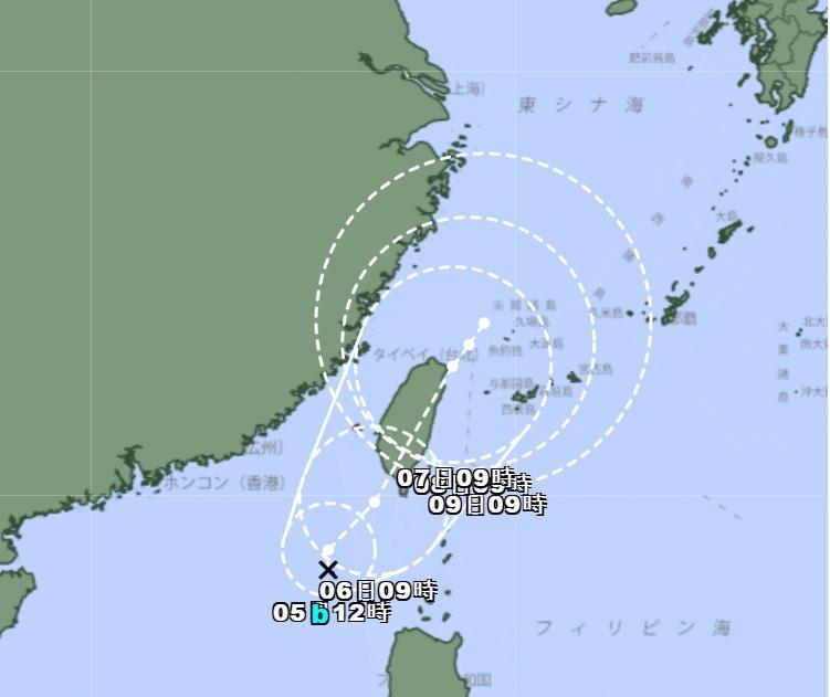 日本氣象廳預測,準颱風丹娜絲中心不排除登陸台灣西南部陸地。 圖:日本氣象廳 日本氣象廳預測,準颱風丹娜絲中心不排除登陸台灣西南部陸地。 圖:日本氣象廳
