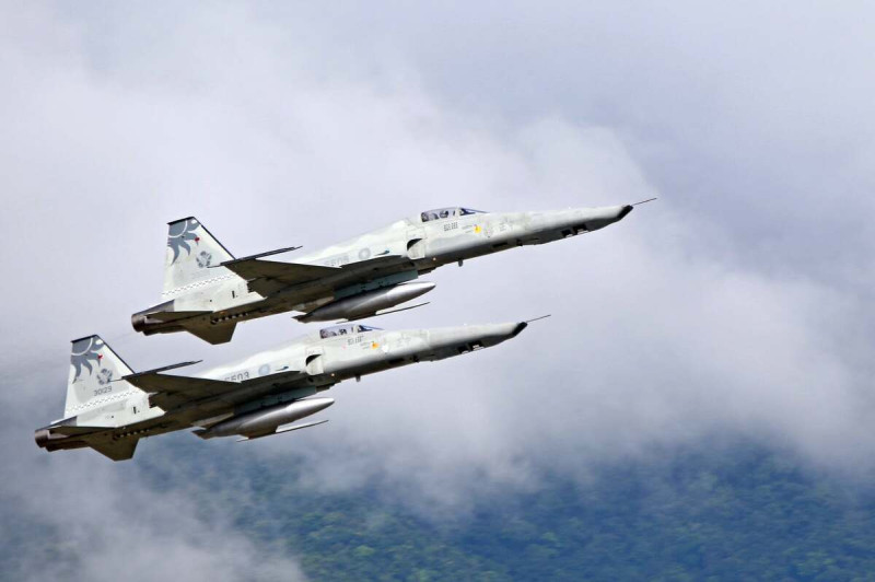 空軍RF-5E偵察機。   圖：翻攝「臉書」國防部發言人粉絲專頁