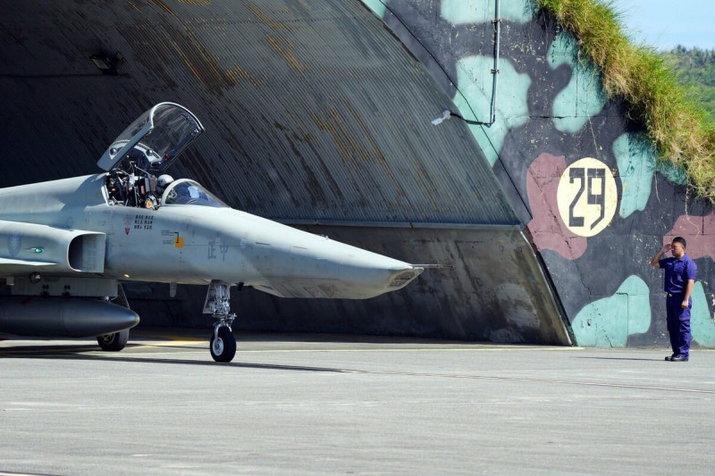 空軍RF-5E偵察機。 圖:翻攝「臉書」國防部發言人粉絲專頁