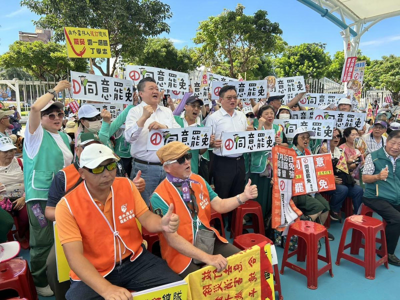 31個罷團齊聚花蓮呼籲鄉親罷免傅崐萁。 圖:民主攝影家邱萬興提供