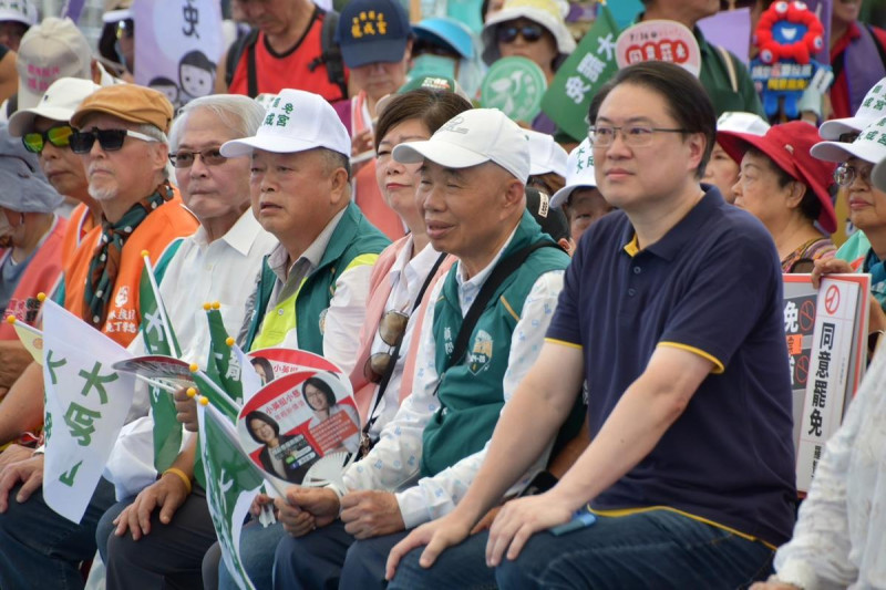 民進黨秘書長林右昌(右)。 圖:民主攝影家邱萬興提供