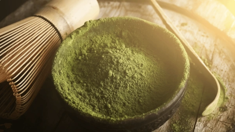 日本今年遭遇極端高溫，導致京都地區抹茶原料碾茶產量大減25%。   圖：shutterstock（抹茶示意圖）