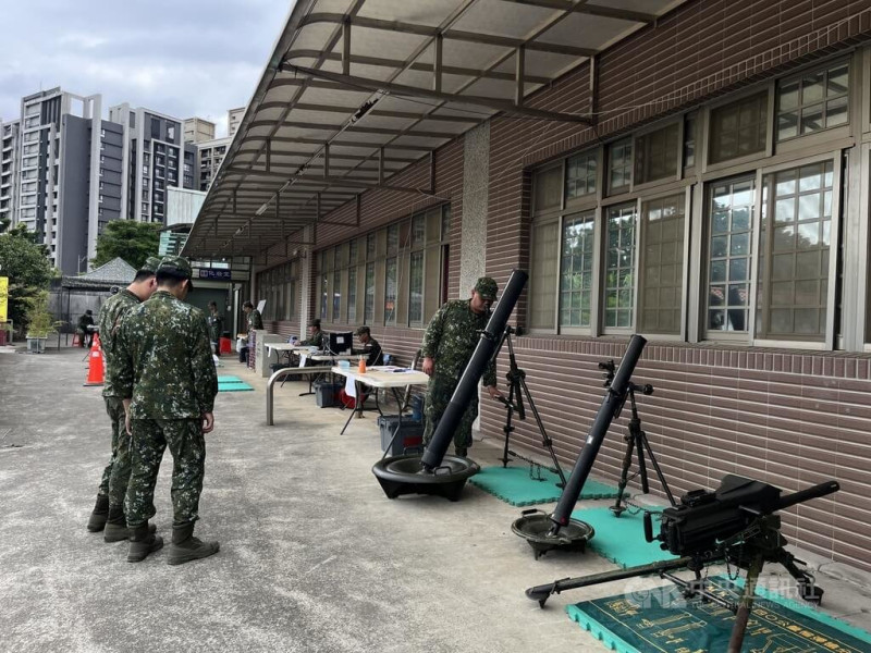 「漢光41號」實兵演習將於9日至18日舉行,其中陸軍第六軍團206旅為全旅動員教召,後備軍人完成報到後將進行專長鑒定。
