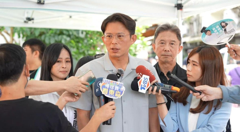 民眾黨主席黃國昌今日出席民眾黨「民眾加菜啦 汐止場」活動。   圖：民眾黨提供