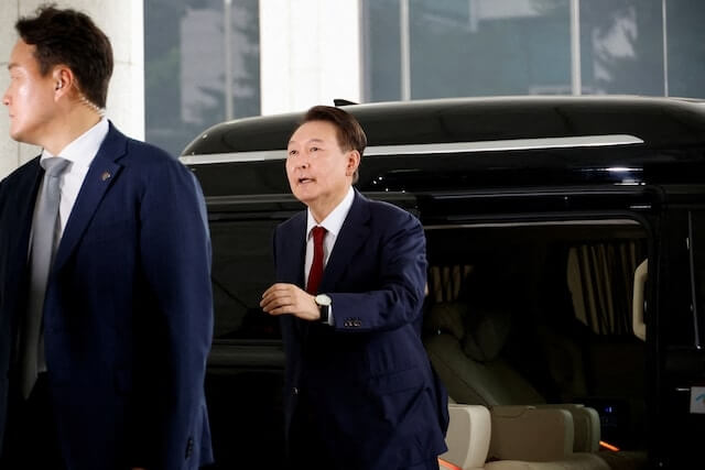 韓國前總統尹錫悅（後）。（路透社）   