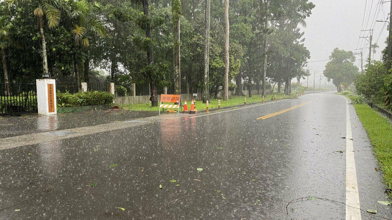 六龜台27線中興至大津路段已解除預警性封閉。 圖:公路局南區養工程分局/提供