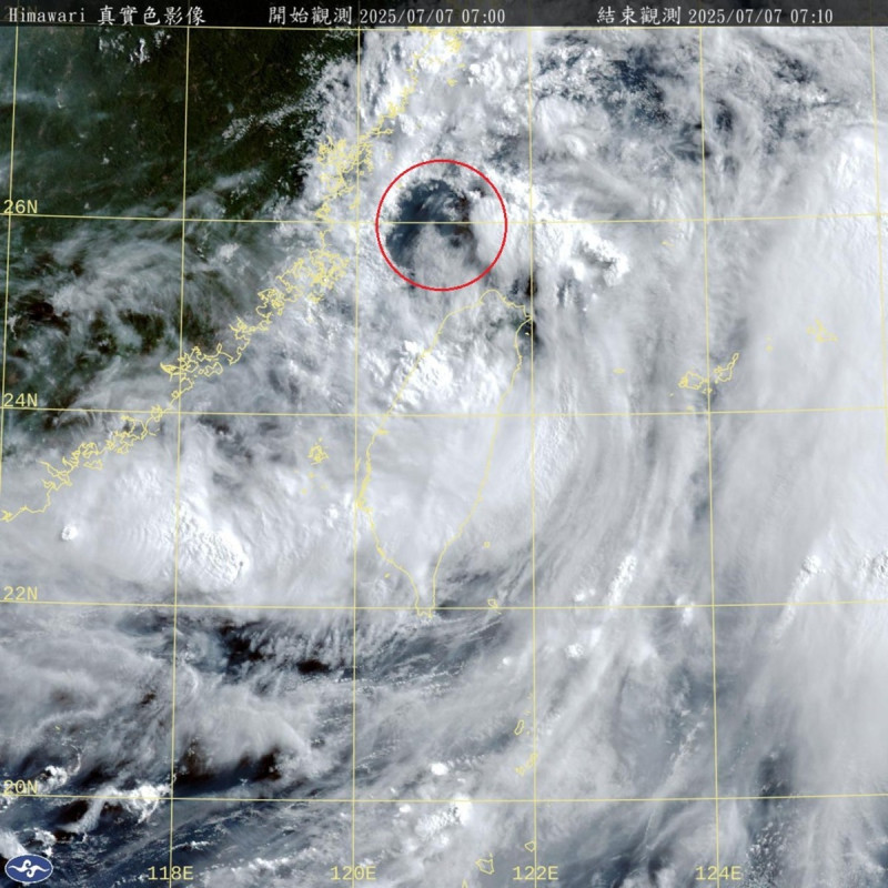 丹娜絲出海後，在北部海面環流重組中，接下來要觀察對流會不會再度集中。   圖：取自鄭明典臉書