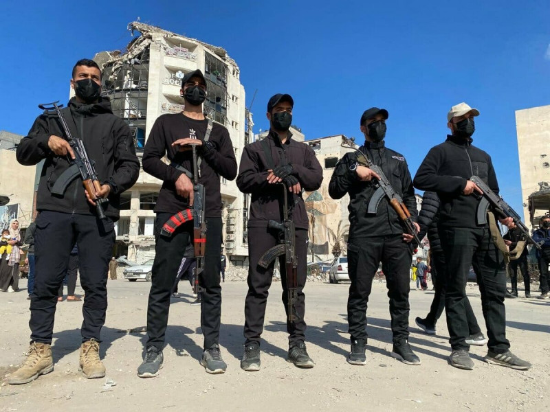《英國廣播公司》（BBC）近日引述一名哈瑪斯安全部隊中校級軍官的爆料指出，巴勒斯坦武裝組織哈瑪斯已失去對加薩地帶約八成地區的有效控制，當地陷入無政府狀態，數個地方武裝團體趁勢崛起填補權力真空，局勢岌岌可危。   圖:翻攝自X帳號@Israelwaronhama
