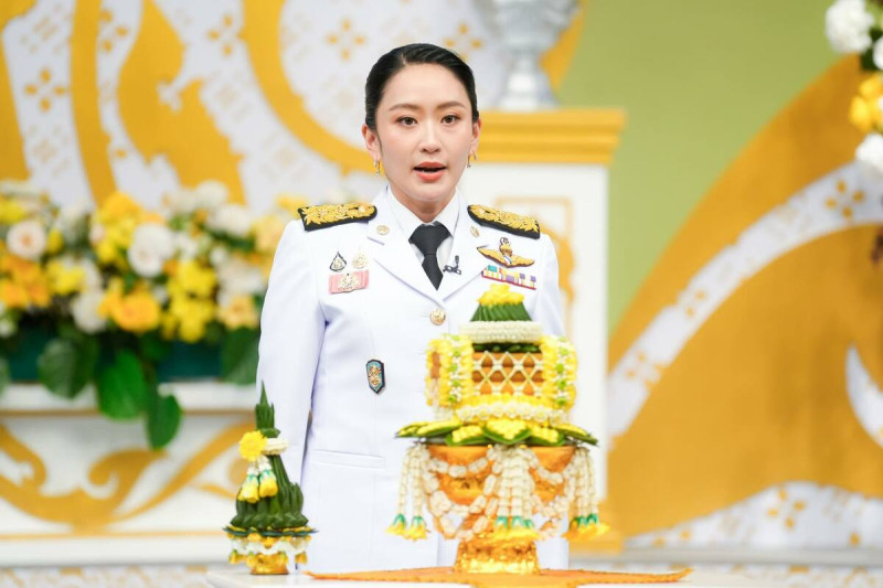 貝東丹的父親與姑姑都曾經是總理，也都遭遇政變下台   圖：翻攝自貝東丹的臉書