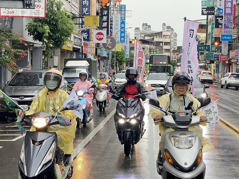 草屯罷馬志工團於今（８）日自辦「護國罷馬」遊行。   圖：草屯罷馬志工團提供