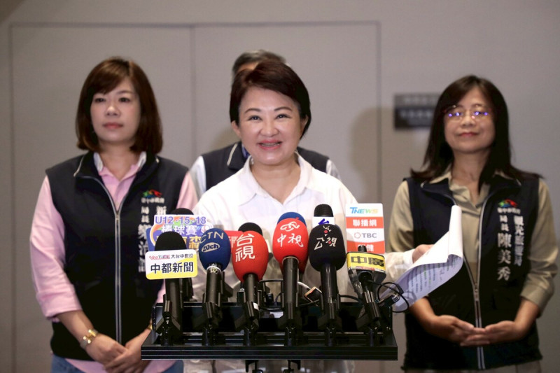 台中市長盧秀燕宣布國慶晚會在台中喜訊。   圖：台中市政府/提供