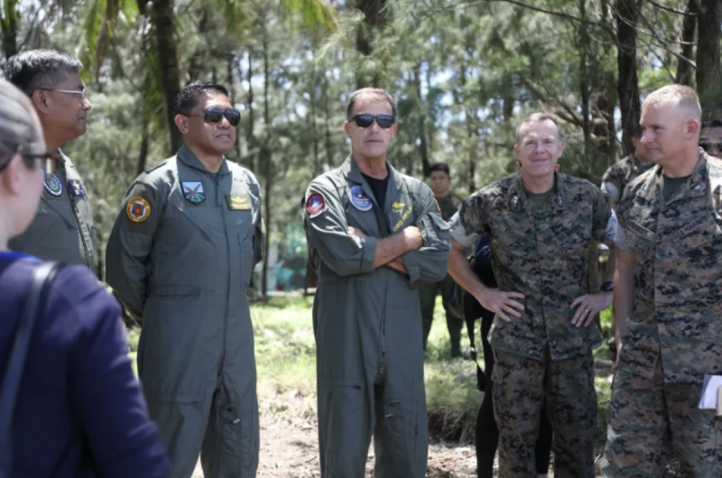 美國目前在菲律賓境內擁有9座軍事基地,其中多個緊鄰南海與台海戰略要地,可供戰略轟炸機起降、核潛艇停靠,具備搭載核彈頭的潛在能力。 圖:翻攝自 地球村談資