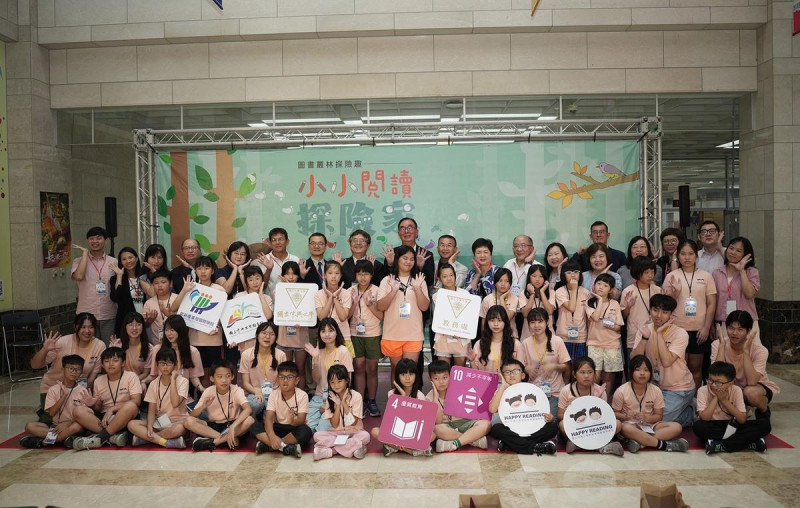 「2025小小閱讀探險家」營隊不只是兩天一夜的活動，更是一場深植孩子心中的啟發。透過企業支持、學校用心、師生陪伴，閱讀不再只是課本上的任務，而是一場可以歡笑、可以想像、可以夢想的旅程。   圖：中興大學/提供