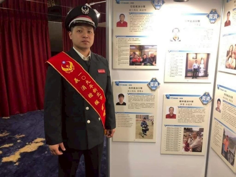 新北市新店區廣興橋粗坑壩水域8日民眾玩立槳溺水引起消防局救溺的船艇翻覆，2名警消死亡，台北慈濟醫院9日說明仍在昏迷中的曹姓義消（圖）依舊在加護病房持續搶救，曹父表示盼各界幫忙集氣助其脫離險境。（新北市消防局提供）中央社記者趙敏雅傳真 114年7月9日   