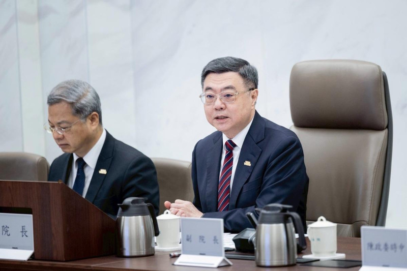 行政院長卓榮泰今（10）日在行政院會聽取國家科學及技術委員會「次世代通訊科技發展方案」報告。   圖：行政院提供
