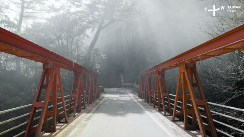 中橫公路上現存的四座艾菲爾鐵橋,包括圖中的關興橋,以及慈航橋、慈雲橋和清泉橋。 圖:TaiwanPlus提供