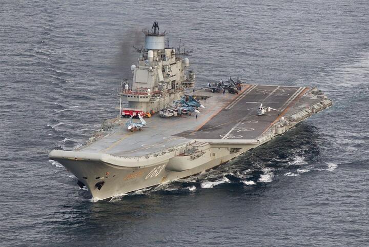 俄羅斯考慮將放棄現役唯一航空母艦「庫茲涅佐夫號」   圖：翻攝自 X @visegrad24