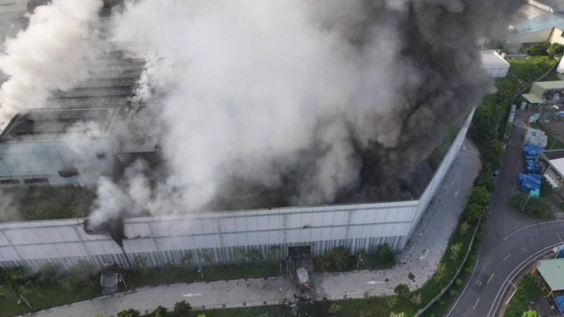 台泥子公司電池工廠三元能源科技公司發生火警。   圖：民眾／提供