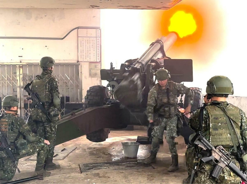 馬防部實施「灘岸火殲實彈射擊」。   圖：國防部提供
