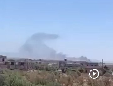 以軍也派遣軍機協助德魯茲武裝民兵,對敘利亞臨時政府安全部隊的武裝力量發起空襲。 圖:翻攝自 @Israelwaronhama X 帳號
