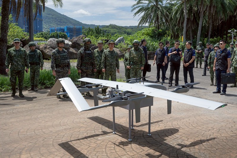 賴清德視導漢光,研判是海軍的陸用監偵無人機。 圖:總統府提供 賴清德視導漢光,研判是海軍的陸用監偵無人機。 圖:總統府提供
