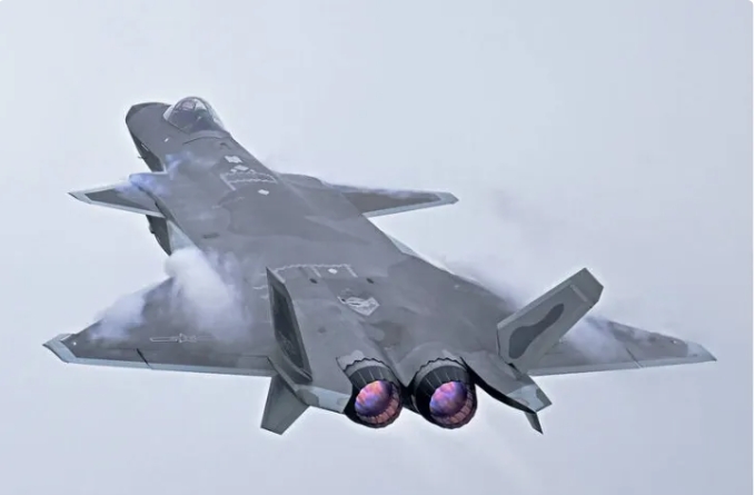 解放軍殲-20戰機 圖 : 翻攝自樞密院十號 解放軍殲-20戰機 圖 : 翻攝自樞密院十號