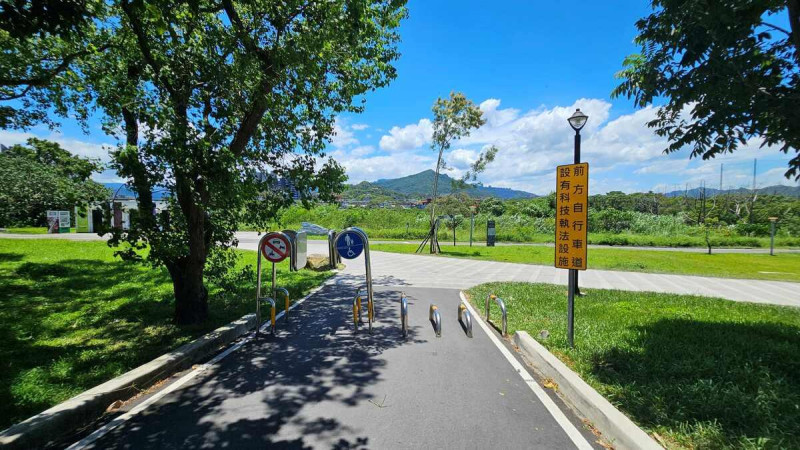 新北市高灘地工程管理處今(16)日宣布再新增5處科技執法點,其中包含「新店親情籃球場」 圖:「新北市政府高灘地工程管理處」提供