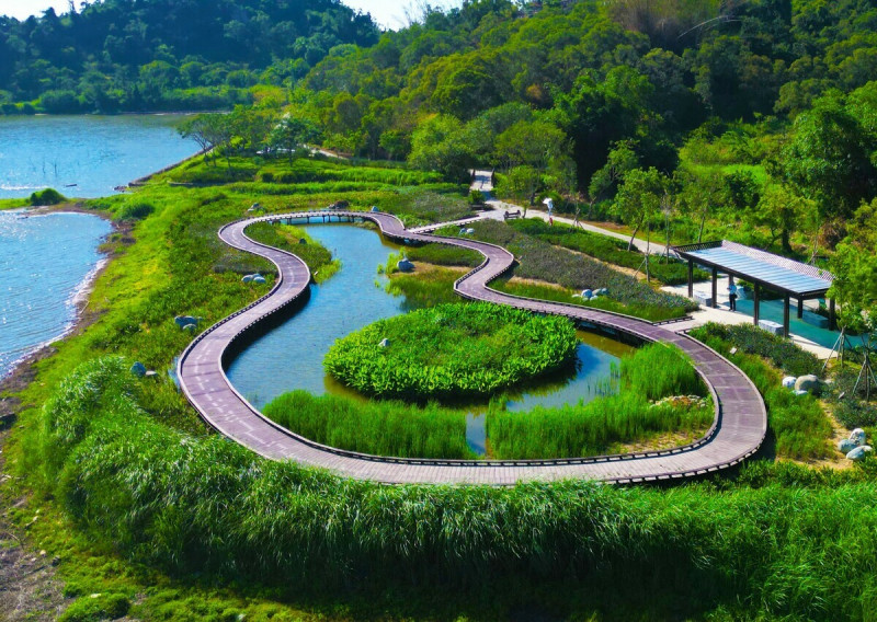 高雄觀音湖獲「國家卓越建設獎」與「建築園冶獎」雙雙肯定。   圖：高雄市觀光局/提供