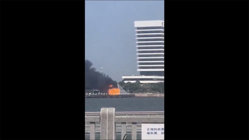 廈門五緣灣的遊艇匯也於 16 日驚傳煤氣罐爆炸意外,許多廈門市民也拍下了意外發生時的現場情況。 圖:擷取自 @fang_danie121 X 分享影片