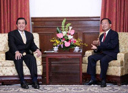 2008年4月1日,時任總統陳水扁與總統當選人馬英九在台北賓館舉行的扁馬會。 圖:翻攝自陳水扁新勇哥物語臉書 2008年4月1日,時任總統陳水扁與總統當選人馬英九在台北賓館舉行的扁馬會。 圖:翻攝自陳水扁新勇哥物語臉書