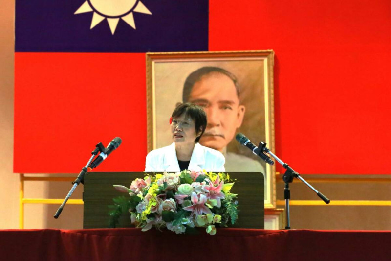 內政部長劉世芳今(18)日主持替代役第266梯次基礎訓練結訓典禮。   圖：內政部提供