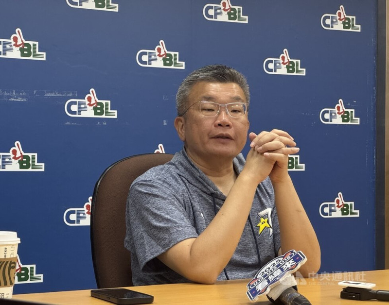 中華職棒大聯盟會長蔡其昌（圖）日前赴美探視3名台美混血棒球好手，蔡其昌18日受訪時特別感謝同行的情蒐小組成員郭泓志、陳偉殷大力幫忙。中央社記者楊啟芳攝  114年7月18日   