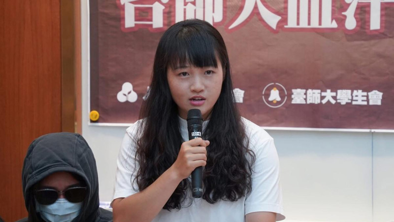 面對媒體輪番提問，簡奇陞一次次說明抽血過程，只因她相信「說清楚」是讓制度被看見的第一步。   圖：取自民進黨立委范雲臉書