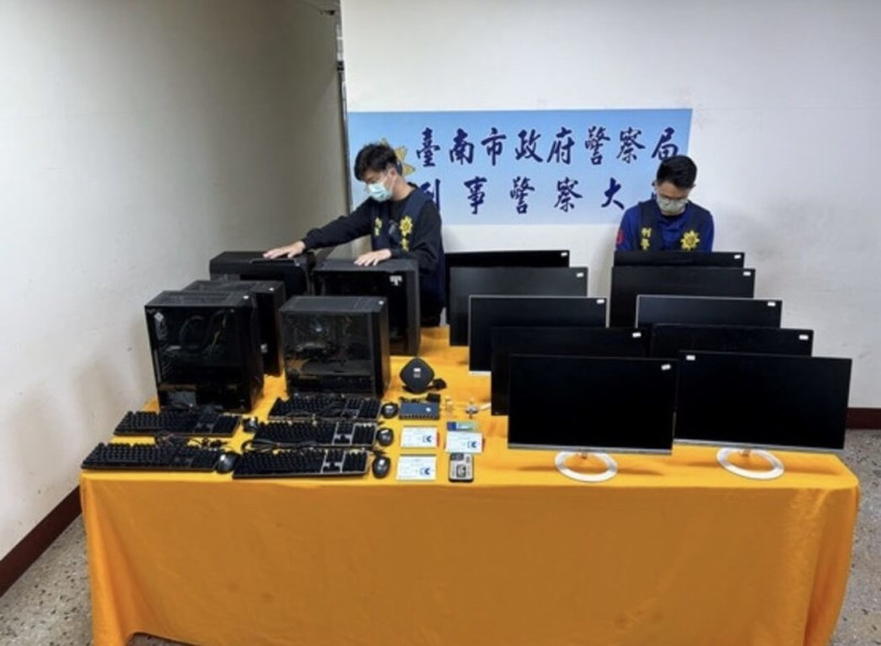 台南市警局刑事警察大隊破獲據點設於高雄的洗錢水房，查扣電腦主機等物，逮捕送辦李姓男子等6人。（台南市警局提供）中央社記者張榮祥台南傳真 114年7月19日   