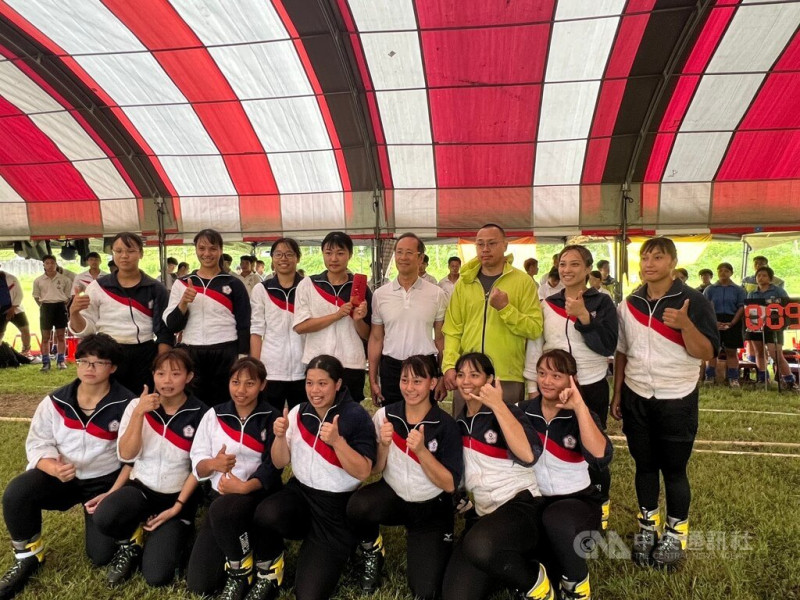 台灣世界運動會拔河代表隊從19日起，連續兩個週末在國立體大舉行模擬對抗賽，希望讓選手提前進入比賽狀態，除了女子隊（圖）將尋求世運會6連霸外，男子隊、男女混合隊也首度取得參賽門票。中央社記者陳容琛攝  114年7月19日   