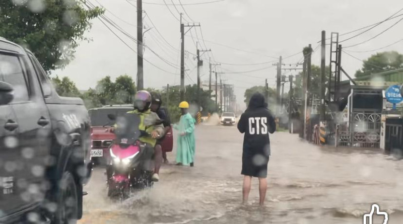 薇帕颱風外圍環流近日挾帶豪雨，台東南王地區再度發生嚴重積水。   圖：翻攝自 台東臉書災害通報