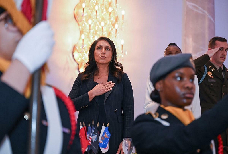 現任國家情報總監圖西·加巴德(Tulsi Gabbard)近日公開揭露「通俄門」事件真相。 圖:翻攝自 Tulsi Gabbard X 現任國家情報總監圖西·加巴德(Tulsi Gabbard)近日公開揭露「通俄門」事件真相。 圖:翻攝自 Tulsi Gabbard X