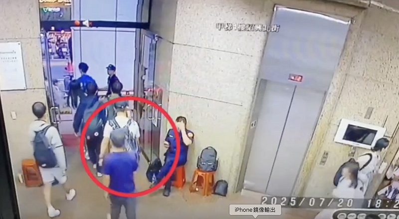 中正一公布兩嫌犯蛋洗民進黨後離開畫面   圖：中正一提供