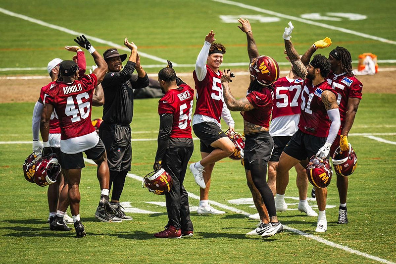 發文，強烈要求NFL（國家美式足球聯盟）球隊——「華盛頓指揮官」（Washington Commanders）將隊名改回舊名「華盛頓紅人」（Washington Redskins）。   圖：Washington Commanders's X