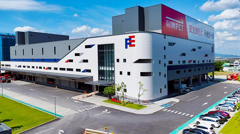 遠傳攜手子公司全虹企業，於新北市五股區打造佔地超過7,000坪、全廠5G專網的自動化智慧倉儲「遠東智慧物流中心」。   圖: 遠傳/提供