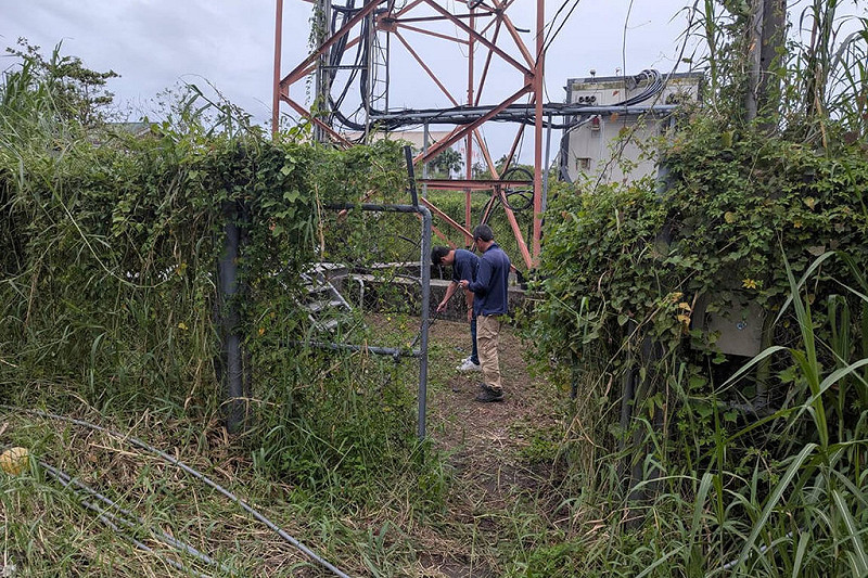 颱風丹娜絲後，3名從外縣市到台南支援的電信業者外包維修人員，21日趁機切割竊取另一電信業者的基地台電纜，遭警方依竊盜現行犯逮捕。（讀者提供）中央社記者楊思瑞台南傳真　114年7月22日   
